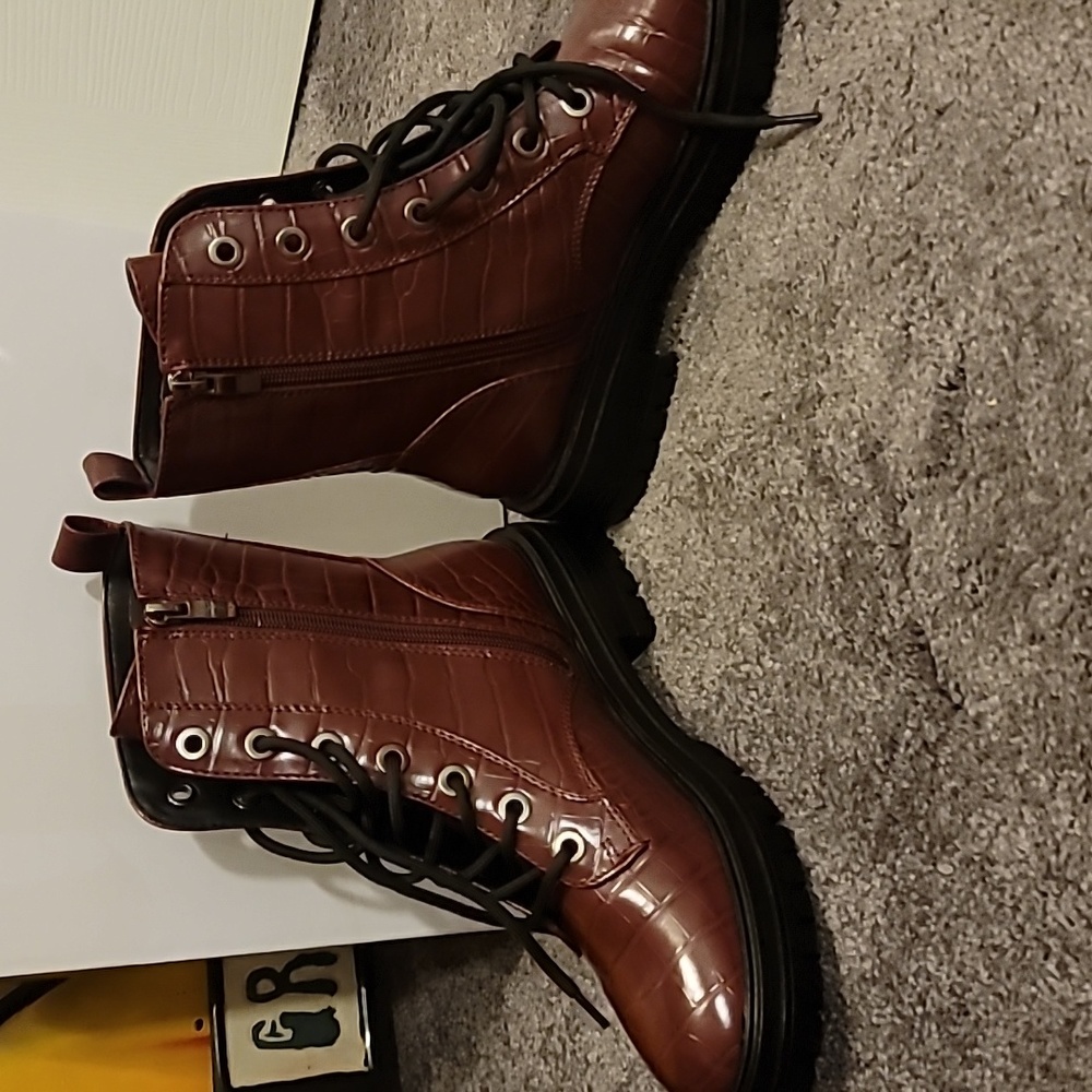 Boots - Picture 2 of 3